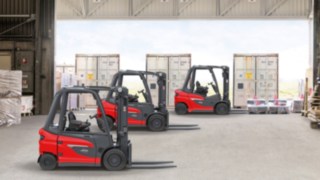 Las carretillas eléctricas X20 – X35 de Linde han sido desarrolladas y construidas sobre la base de una plataforma que abarca diferentes accionamientos. Las carretillas eléctricas X20 – X35 de Linde Material Handling forman parte de una plataforma que abarca diferentes accionamientos