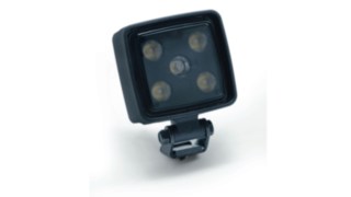 Los faros de trabajo LED iluminan el trayecto. La fotografía muestra el faro de trabajo opcional