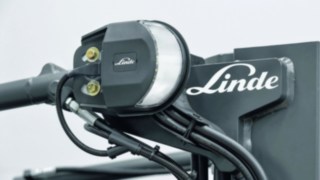 La Vertical Light de Linde ilumina ampliamente la zona de trabajo La Vertical Light de Linde ilumina ampliamente la zona de trabajo