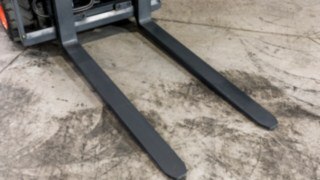 Linde Approved Truck con brazos de horquilla nuevos