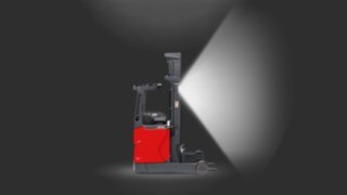 Una carretilla retráctil de Linde MH equipada con Linde Vertical Light. Una carretilla retráctil de Linde MH equipada con Linde Vertical Light.