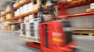 El L-MATIC de Linde garantiza un flujo de mercancías optimizado en Fagerhult Group. El L-MATIC de Linde en acción en Fagerhult Group