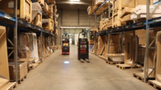 Dos apiladores L-MATIC de Linde recorren las instalaciones del especialista en productos sanitarios austriaco HOLTER. Dos L-MATIC de Linde Material Handling en acción en las instalaciones del especialista en productos sanitarios austriaco HOLTER