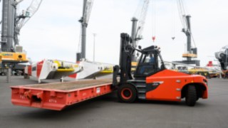 La E160 en acción en Liebherr. La E160 en acción en Liebherr.
