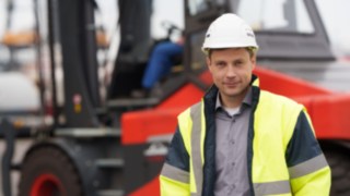 René Drägert, planificador de logística en Liebherr René Drägert, planificador de logística en Liebherr