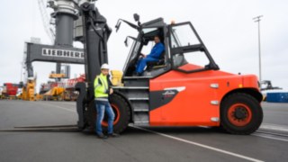 Los especialistas de Liebherr han comprobado la carretilla eléctrica E160 durante dos meses.