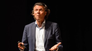 Urs Meier durante el Simposio sobre Material Handling 2017 Urs Meier durante el Simposio sobre Material Handling 2017