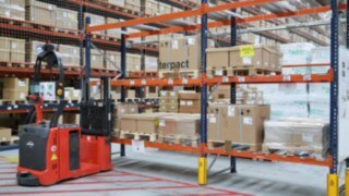 Schneider Electric en España utiliza dos apiladores automatizados L-MATIC AC de Linde Material Handling.