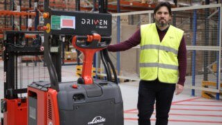 Salvador Balaña trabaja como ingeniero de proyectos en Schneider Electric.