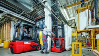 Apilador de Linde en Sika Apilador de Linde en Sika