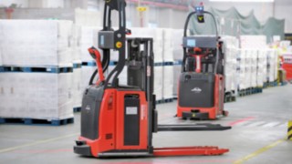 Automatización de procesos mediante apiladores L-MATIC de Linde Automatización de procesos mediante apiladores L-MATIC de Linde