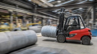 La carretilla eléctrica X50 de Linde Material Handling en WDI in Hamm. La carretilla eléctrica X50 de Linde Material Handling en WDI in Hamm.