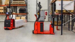 Carretillas automatizadas de Linde Material Handling con tecnología de guiado geolocalizado.