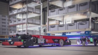 El robot de transporte autónomo móvil Linde C-MATIC HP es la solución ideal para procesos automatizados en funcionamiento combinado, donde puede operar fácilmente junto con personas, vehículos manuales y otros vehículos de manutención autónomos en el mismo entorno. El robot de transporte autónomo móvil Linde C-MATIC HP es la solución ideal para procesos automatizados en funcionamiento combinado, donde puede operar fácilmente junto con personas, vehículos manuales y otros vehículos de manutención autónomos en el mismo entorno.