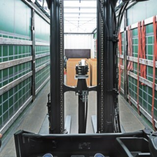 Vista desde la cabina del conductor de un modelo Roadster de Linde
