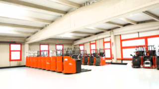 Carelsa (https://carelsa.linde-mh.es/es/), concesionario oficial de Linde Material Handling desde 1992, ha sido un socio estratégico fundamental en el éxito de Vicasol. Carelsa (https://carelsa.linde-mh.es/es/), concesionario oficial de Linde Material Handling desde 1992, ha sido un socio estratégico fundamental en el éxito de Vicasol.